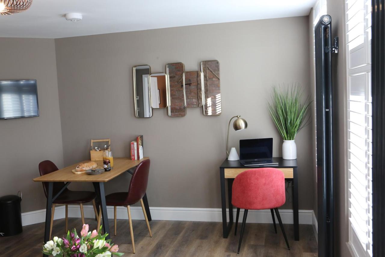 No 12 - Stunning Self Check-In Apartments In Worcester Centre Екстериор снимка