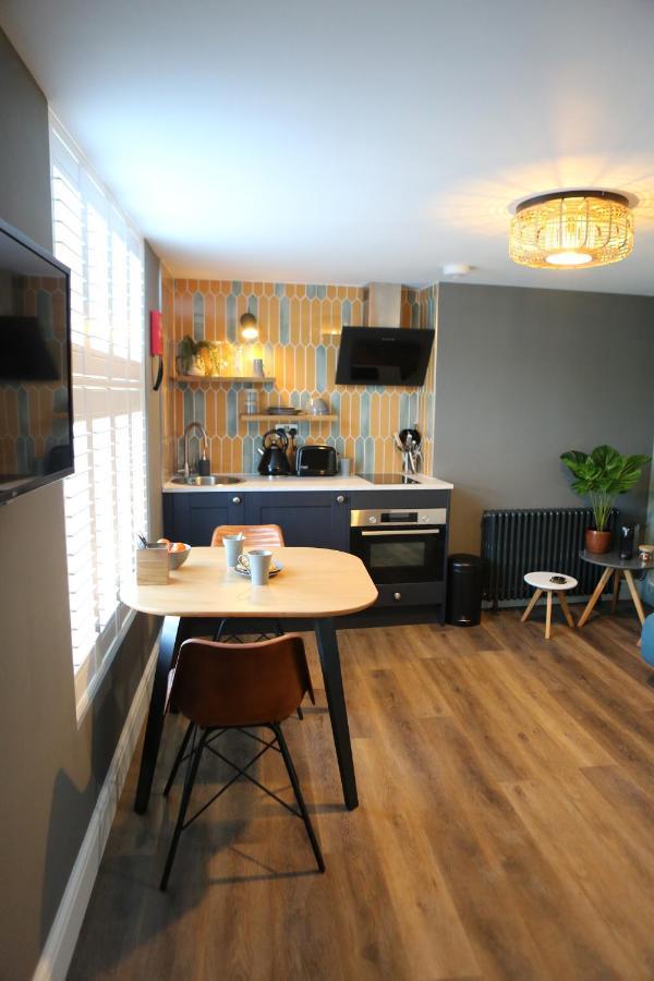No 12 - Stunning Self Check-In Apartments In Worcester Centre Екстериор снимка